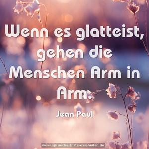 Wenn es glatteist, gehen die Menschen Arm in Arm.